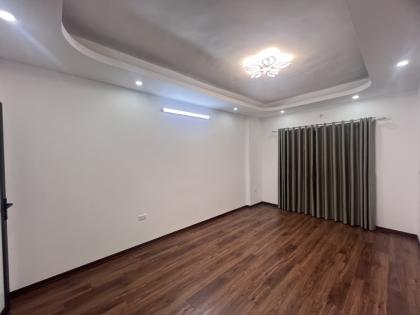 Bán nhà Khu Vip Thạch Bàn, diện tích 35.0m2 – 6.1tỷ, Cạnh ngã tư Thạch Bàn