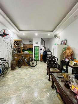 Bán nhà mặt ngõ 37 Bằng Liệt, SĐCC 32m2 x 5 tầng, ngõ ô tô