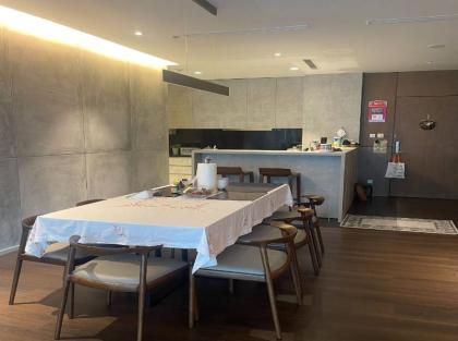???? CĂN HỘ VIEW THOÁNG – Ở LÀ THÍCH ???? Chung cư Sao Mai, Quận 5 ✨ 90m² – 2PN, 2WC, full nội thất – giá thuê 15 triệu/th