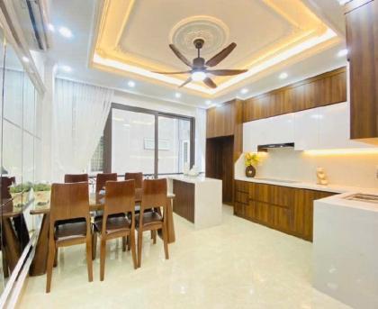 Bán nhà Phạm Văn Đồng, 58m2, ô tô, kinh doanh, nội thất chủ tặng, nhỉnh 15tỷ.