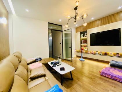 Ở NGAY! Bán Nhà Đẹp 4 Tầng Xe Hơi Thông Nguyễn Văn Trỗi, 56m2, 9.5 Tỷ