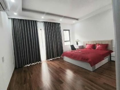 BÁN NHÀ HỒNG TIẾN LONG BIÊN, THANG MÁY NHẬP KHẨU, 15M RA PHỐ, GIÁ MỀM NHƯ BÚN