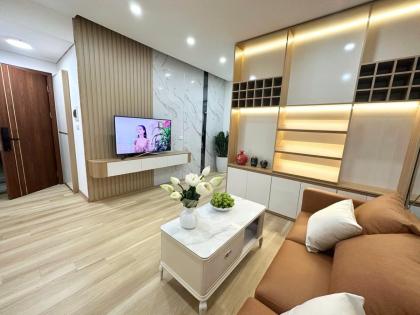 Bán căn hộ tập thể Nam Đồng, Đống Đa, nhà đẹp, ô tô đỗ chân cầu thang, 2 mặt thoáng