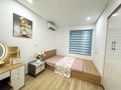 Bán căn hộ tập thể Nam Đồng, Đống Đa, nhà đẹp, ô tô đỗ chân cầu thang, 2 mặt thoáng
