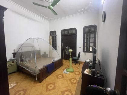 BÁN NHÀ PHỐ DƯƠNG QUẢNG HÀM, CẦU GIẤY: 100M2, 4 TẦNG, 4 NGỦ, SỔ ĐỎ CHÍNH CHỦ, GIÁ CHỈ 42 TỶ - GỌI