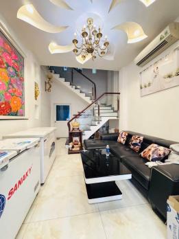 CỰC HOT nhà hẻm 6m 4 tầng đẹp ngang 4.5m 86m2 Phạm Văn Đồng BT sát GIGA MALL 13.9 tỷ