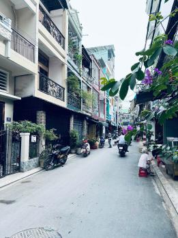 Bán nhà Mặt tiền Nguyễn Thanh Tuyền - Lê Văn Sỹ, 4.2x17m,  4 Tầng, có 15PN, 11,9 tỷ.