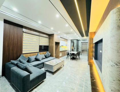 AI NHANH HƠN. BÁN NHÀ HỒNG TIẾN NGỌC THỤY LONG BIÊN, THANG MÁY OTIS , FULL NỘI TIỀN TỈ