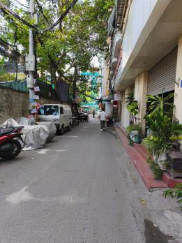 Nhà đẹp ở ngay đường Láng,  trung tâm Đống Đa, Ô TÔ ngủ trong nhà, 44M x 5 Tầng, MT 5m, 18,5 tỷ. Lh: 0845369333