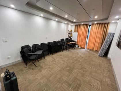 Cho thuê nhà KĐT Vạn Phúc 50m x 7 tầng thông sàn thang máy 25tr 0903409888