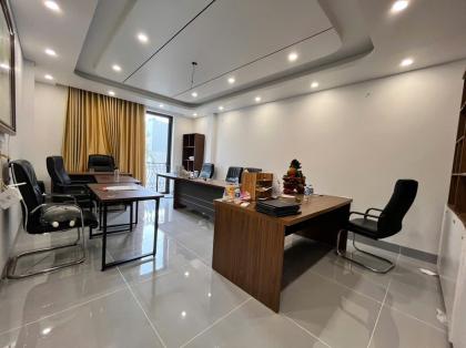 Cho thuê nhà KĐT Vạn Phúc 50m x 7 tầng thông sàn thang máy 25tr 0903409888