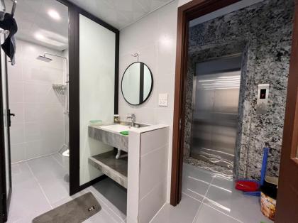 Cho thuê nhà KĐT Vạn Phúc 50m x 7 tầng thông sàn thang máy 25tr 0903409888