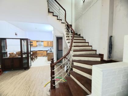Bán Nhà P/Lô 2 Ô Tô Tránh Quận Hai Bà 71m2-4T MT5,4m Vừa Ở Vừa KD 21 Tỷ Yên Lạc.