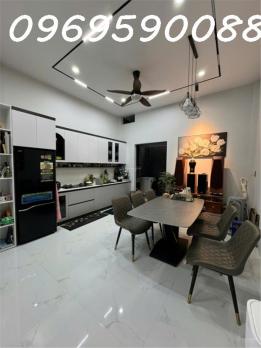 BÁN NHÀ HXH TÂN QUÝ, TP, 53M2, 2 TẦNG, SHR, GIÁ CHỈ 6TỶ!