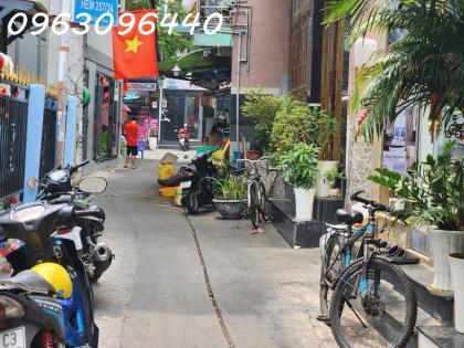 BÁN NHÀ NGÕ NGUYỄN THỊ THẬP, Q7: 56M2, 3 TẦNG, 8PN, 9WC - SỔ ĐỎ CHÍNH CHỦ, GIÁ HỜI CHỈ 6.9 TỶ! GỌI