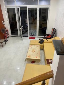 Bán Gấp Nhà Trong Ngõ Đường Dương Cát Lợi, Nhà Bè: 70m2, 4 Tầng, 4PN, Sổ Đỏ, Giá Hời Chỉ 6.9 Tỷ -