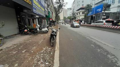 Bán Nhà Phố Quận Tây Hồ 188m2-4T MT RỘNG Đầu TƯ Xây 48,9 Tỷ Lạc Long Quân.