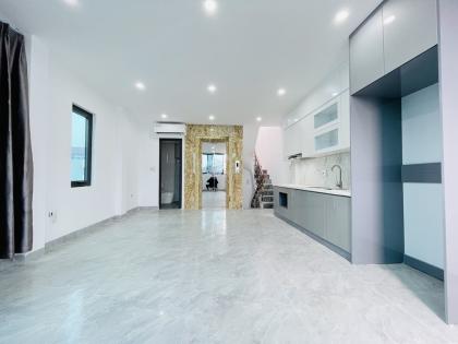 N.H.À XÂY MỚI KIM GIANG, 7 TẦNG THANG MÁY, LÔ GÓC 2 THOÁNG, Ô TÔ ĐỖ CỬA KINH DOANH ĐỈNH