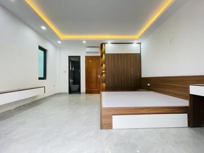 N.H.À XÂY MỚI KIM GIANG, 7 TẦNG THANG MÁY, LÔ GÓC 2 THOÁNG, Ô TÔ ĐỖ CỬA KINH DOANH ĐỈNH