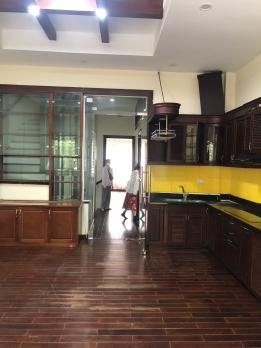Cho thuê nhà LK Quốc hội Lương Thế Vinh 75m2 x 5 tầng thang máy 35tr 0903409888