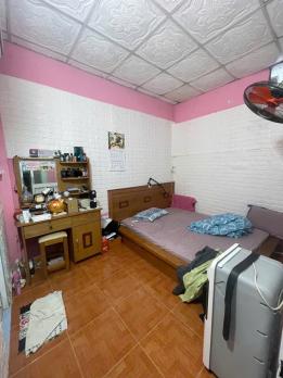 **Tuyệt Phẩm Nhà Trong Ngõ Chuyên Dùng 9, Quận 7: 74m2, 2 Tầng, 3PN, Sổ Đỏ, Giá Chỉ 5.7 Tỷ!**