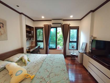 HẠ SỐC Bán Nhà Mặt Phố Quận Tây Hồ 72m2-7T 5m Vỉa Hè 38,5 Tỷ Lạc Long Quân.