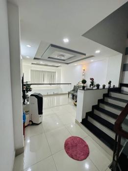SÁT MT! Bán Nhà 5 Tầng Cực Đẹp Thành Thái, 43m2, 8 Tỷ
