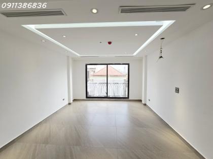 ????Cực phẩm????HOÀNG QUỐC VIỆT Phân lô 65m 7T Thang máy, Gara Ô tô, 31.8 tỷ