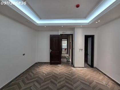 ????Cực phẩm????HOÀNG QUỐC VIỆT Phân lô 65m 7T Thang máy, Gara Ô tô, 31.8 tỷ
