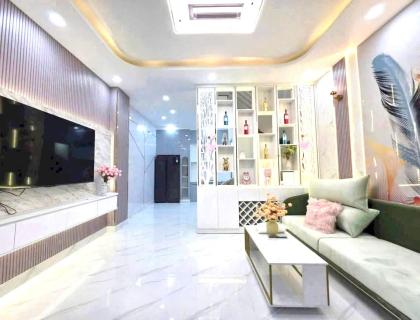 Bán Gấp Nhà Hẻm Nguyễn Văn Quỳ, Quận 7 - 4 Tầng, 4PN, Giá Chỉ 4.9 Tỷ, Sổ Đỏ