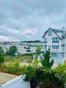 CHO THUÊ VILLA CAO CẤP ĐÀ LẠT, LÂM VIÊN - VIEW THÔNG, NHÀ LỒNG, THANG MÁY, XE 45 CHỖ - 30