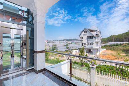 CHO THUÊ VILLA CAO CẤP ĐÀ LẠT, LÂM VIÊN - VIEW THÔNG, NHÀ LỒNG, THANG MÁY, XE 45 CHỖ - 30