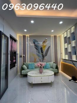 Bán Nhà Hẻm 66m2, 3 Tầng, 4PN, Huỳnh Tấn Phát, Quận 7 - Giá Tốt Nhất Khu Vực