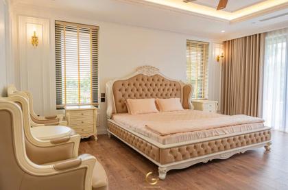 CỰC Hiếm. Biệt thự BT4 BT5 KĐT Linh Đàm view hồ Linh Đàm 300m2 chỉ 8x tỷ. LH 0989626116