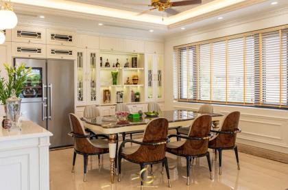 CỰC Hiếm. Biệt thự BT4 BT5 KĐT Linh Đàm view hồ Linh Đàm 300m2 chỉ 8x tỷ. LH 0989626116
