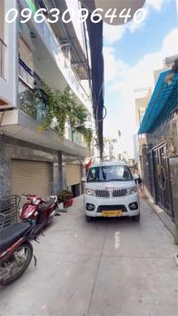 Bán Gấp Nhà Hẻm Oto Bùi Văn Ba, Quận 7, DT 36m2, 4 Tầng, 7PN, Sổ Đỏ, Giá Chỉ 5.5 Tỷ!