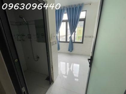 Bán Gấp Nhà Hẻm Oto Bùi Văn Ba, Quận 7, DT 36m2, 4 Tầng, 7PN, Sổ Đỏ, Giá Chỉ 5.5 Tỷ!