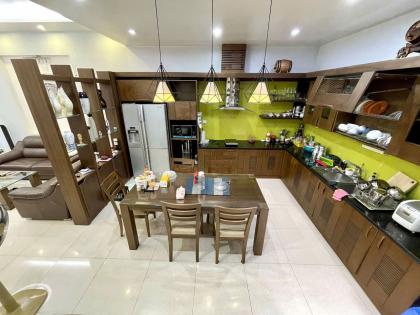 Bán nhà riêng tại Doãn Kế Thiện, Cầu Giấy, 65m2, ô tô, kinh doanh, nhỉnh 24tỷ.