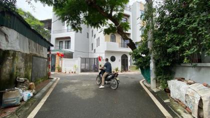 Bán nhà Đức Giang 93m2, phân lô, ô tô tránh, gara để 2 ô tô, 13 tỷ