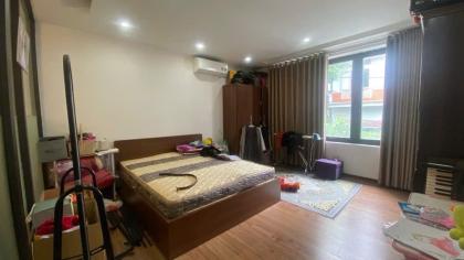 Bán nhà Đức Giang 93m2, phân lô, ô tô tránh, gara để 2 ô tô, 13 tỷ