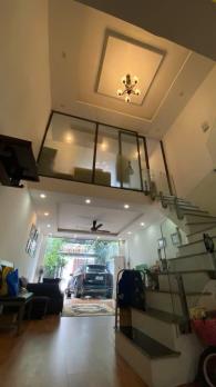 Bán nhà Đức Giang 93m2, phân lô, ô tô tránh, gara để 2 ô tô, 13 tỷ