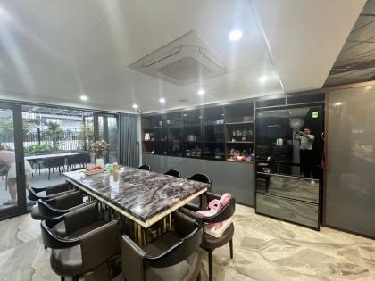Biệt thự lô Góc Làng việt kiều Châu Âu view công viên gần phố Nguyễn Văn Lộc 250m2 chỉ 7x tỷ