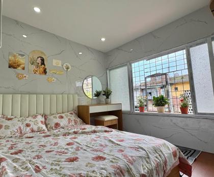 TẬP THỂ MINH KHAI, 2 NGỦ TẶNG FULL NỘI THẤT, Ô TÔ ĐỖ CHÂN CẦU THANG