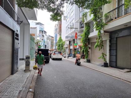 Nhà mặt tiền (Quận 1), phường Tân Định TPHCM, khu kinh doanh, giá tốt