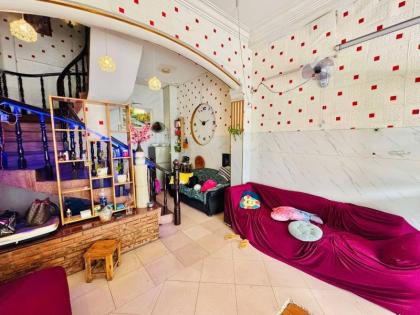 Nhà mặt tiền (Quận 1), phường Tân Định TPHCM, khu kinh doanh, giá tốt