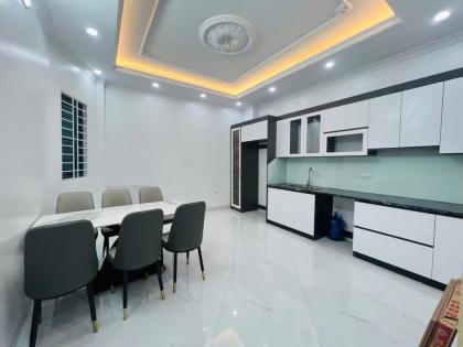Bán nhà riêng tại Phạm Văn Đồng, CổNhuế,  58m2, ô tô, kinh doanh, nhỉnh 15tỷ.