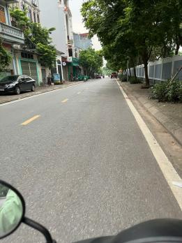 BÁN 90 m ĐẤT MẶT PHỐ CHU HUY MÂN - VỊ TRÍ KINH DOANH ĐỈNH CAO