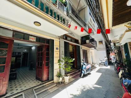 Bán nhà Ngọc Hà, Diện tích 74m x 4 tầng, mặt tiền 3.5, giá 22.9 tỷ.