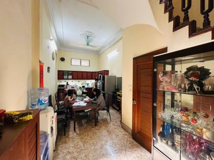 Bán nhà Ngọc Hà, Diện tích 74m x 4 tầng, mặt tiền 3.5, giá 22.9 tỷ.