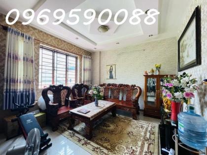 BÁN NHÀ XHT Tân Phú Nguyễn Quý Anh 44m2, 2 Tầng. Giá CHỈ 6.5 Tỷ SHR!